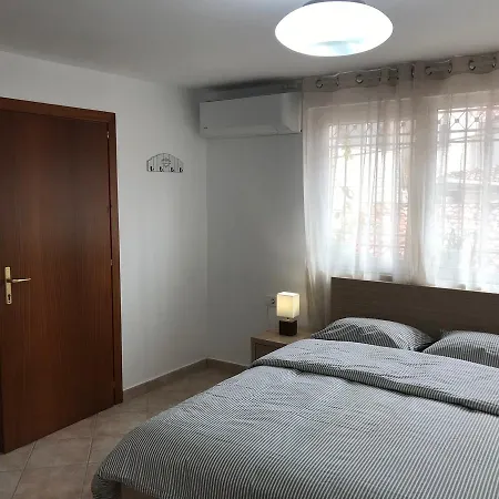 Andi Apartment *