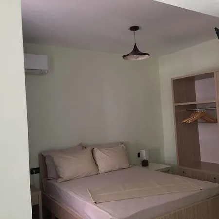 Andi Apartment *